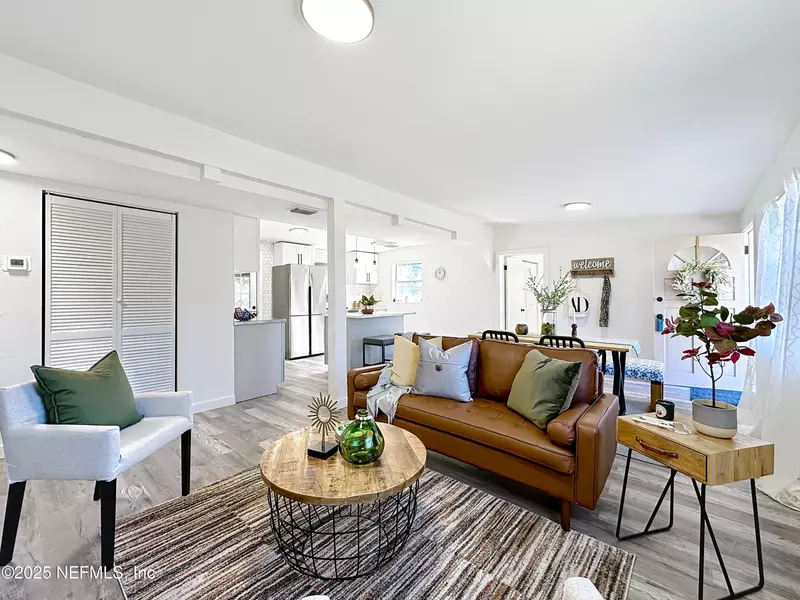 10551 CONRAD DR, Jacksonville, FL 32218