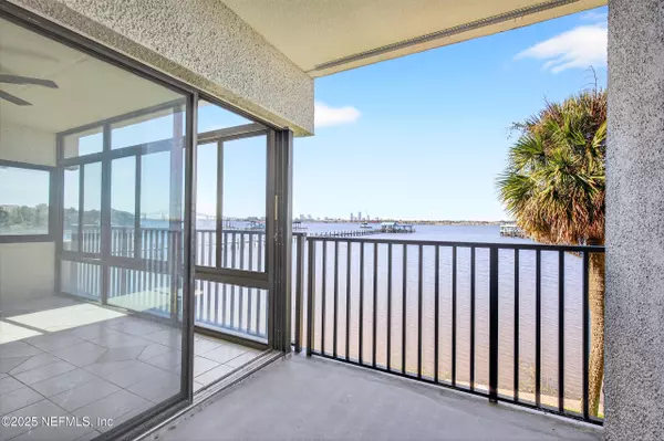 Jacksonville, FL 32211,2280 SHEPARD ST #204