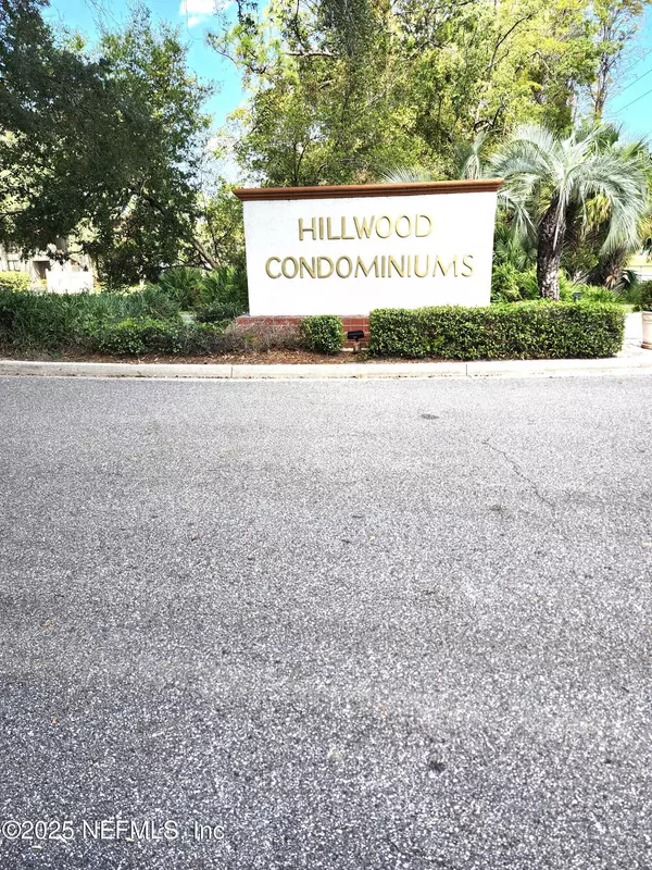 Jacksonville, FL 32256,2802 WOOD HILL DR #2802