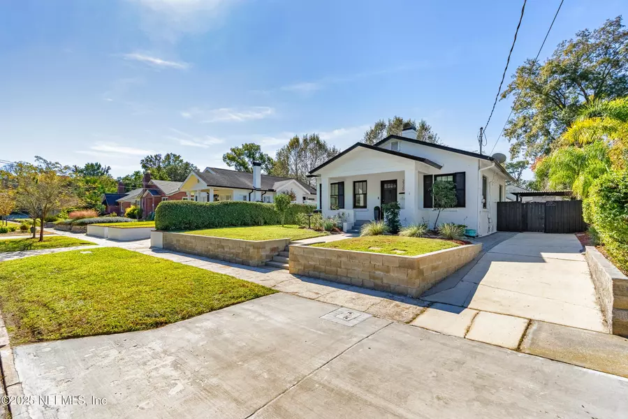 2720 FIELDSTON LN, Jacksonville, FL 32207