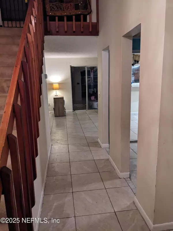 Jacksonville, FL 32257,10360 ARROWHEAD DR