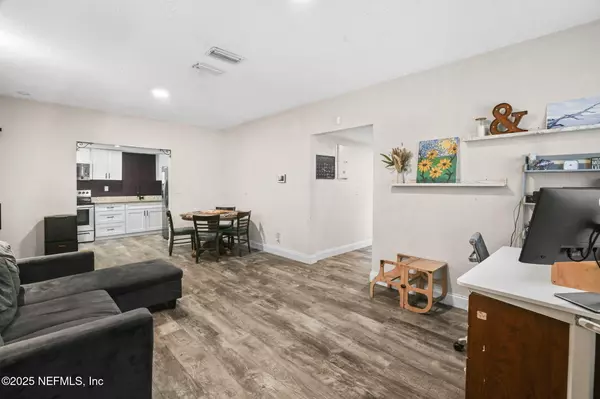 Jacksonville, FL 32208,950 ASHTON ST