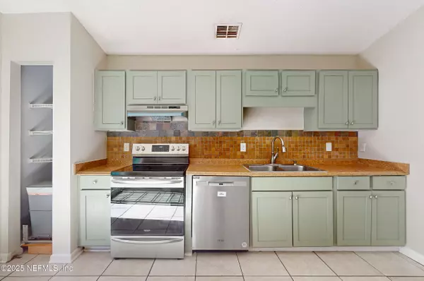 Jacksonville, FL 32244,8140 MORRISTOWN TRL