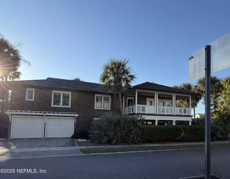 698 BEACH AVE, Atlantic Beach, FL 32233
