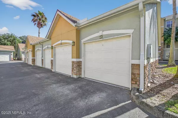 Jacksonville, FL 32216,8539 W GATE Pkwy W #9325