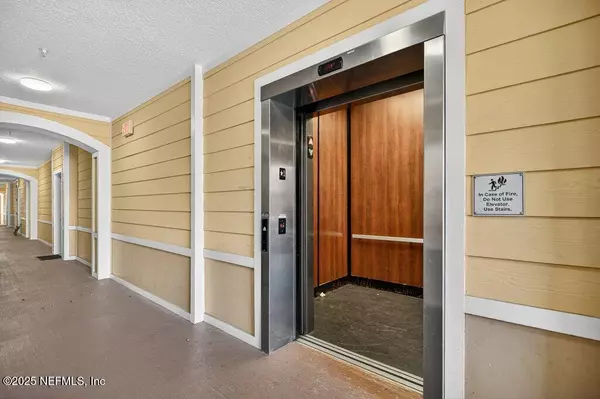 Jacksonville, FL 32216,8539 W GATE Pkwy W #9325