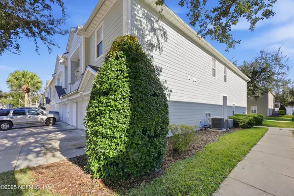 Jacksonville, FL 32256,7057 SNOWY CANYON DR #106