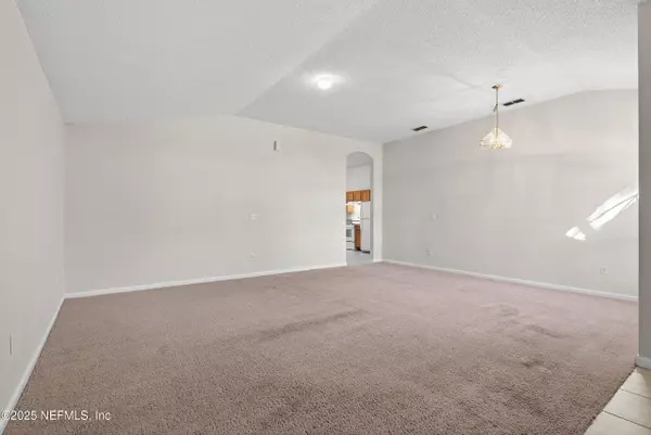 Jacksonville, FL 32244,8342 STAPLEHURST DR W