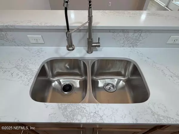 Jacksonville, FL 32225,12301 KERNAN FOREST BLVD #2606