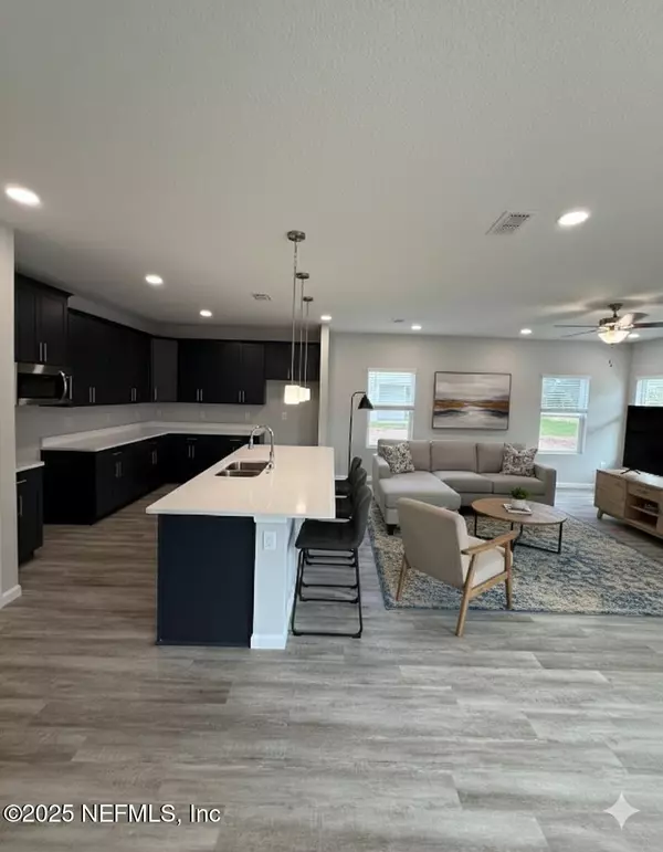 Jacksonville, FL 32221,8650 CRYSTALLINE LN