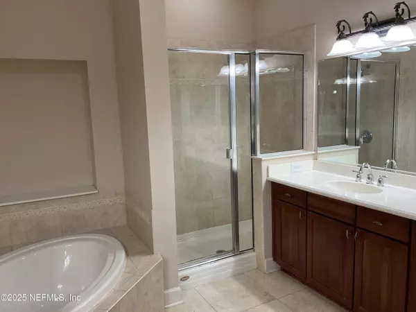 Jacksonville, FL 32225,13846 ATLANTIC BLVD ## 105