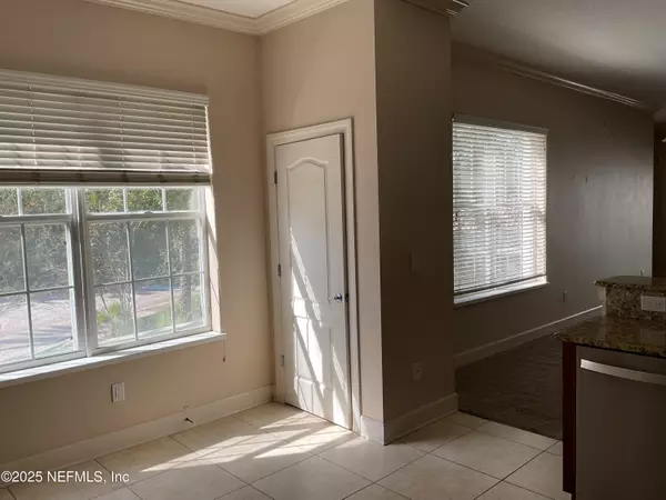 Jacksonville, FL 32225,13846 ATLANTIC BLVD ## 105