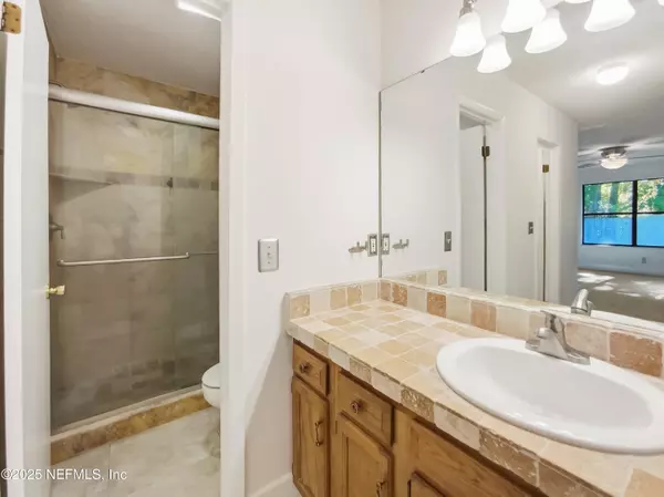 Jacksonville, FL 32216,2440 DELOACH LN