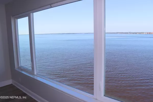 Jacksonville, FL 32207,1590 LE BARON AVE #1590