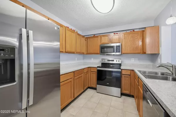 Jacksonville, FL 32218,11 NORTHSIDE DR S #202