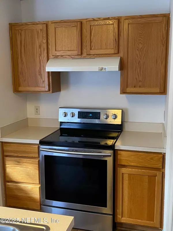 Jacksonville, FL 32244,7086 SHADY PINE CT