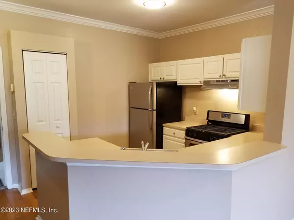 Jacksonville, FL 32224,13810 SUTTON PARK DR #124