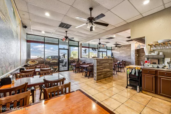 Merritt Island, FL 32952,325 E MERRITT ISLAND CSWY