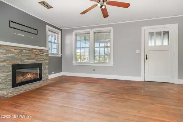 Jacksonville, FL 32208,222 TROUT RIVER DR