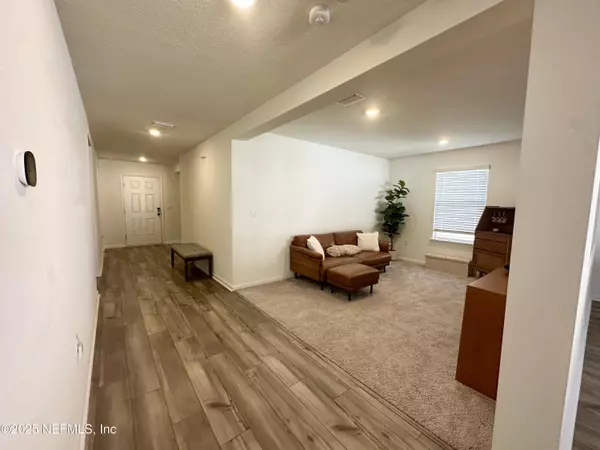 Jacksonville, FL 32221,960 PANTHER LAKE Pkwy