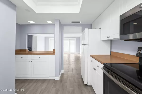 Jacksonville, FL 32217,3870 MISSION DR #12