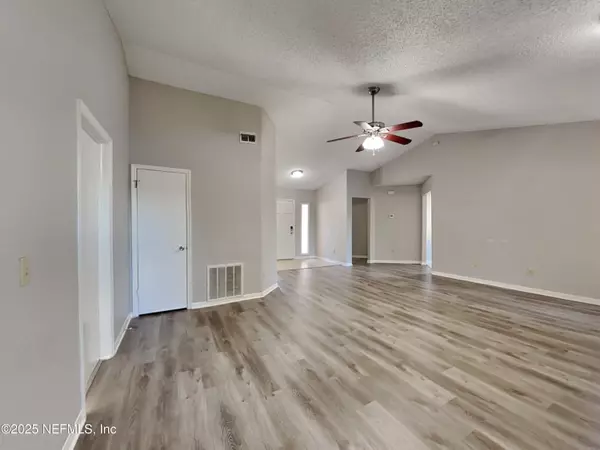 Jacksonville, FL 32244,7058 STAR RUSH DR