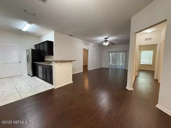 Jacksonville, FL 32256,4990 KEY LIME DR #106