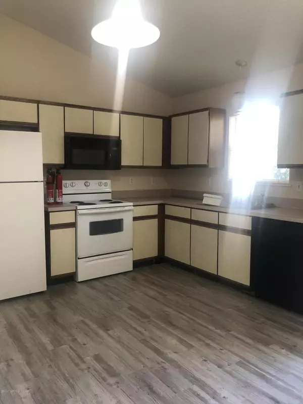 Atlantic Beach, FL 32233,141 JASMINE ST