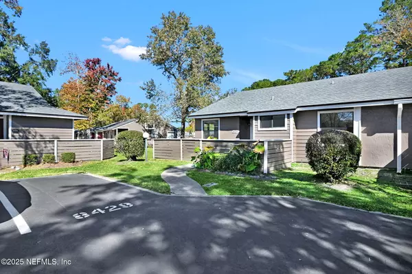 Jacksonville, FL 32244,8429 LONG MEADOW CIR N