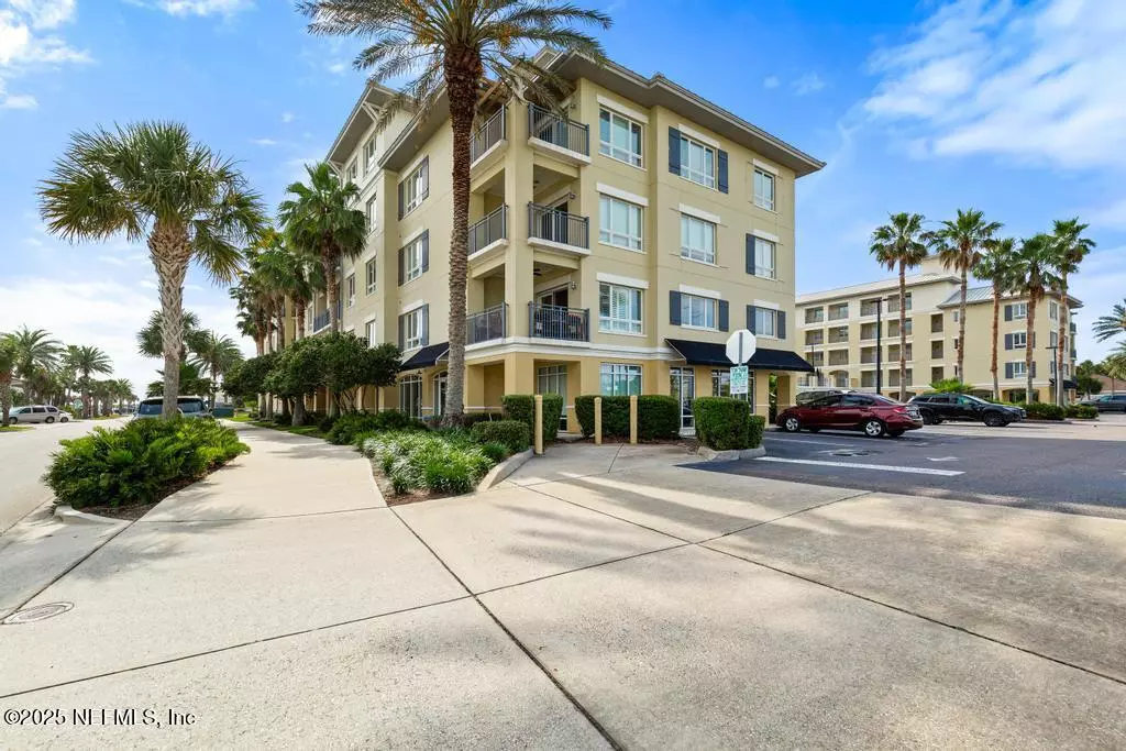 Jacksonville Beach, FL 32250,525 3RD ST N #215