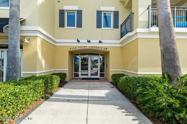Jacksonville Beach, FL 32250,525 3RD ST N #215