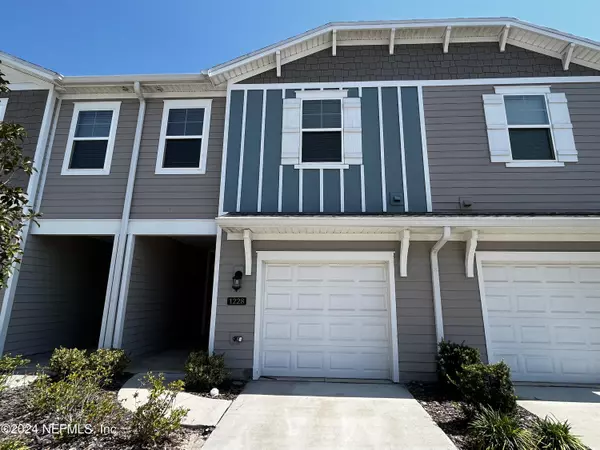 1228 BEACH DUNE DR, Jacksonville, FL 32233