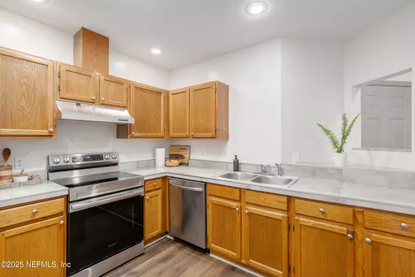 Gainesville, FL 32605,938 NW NW 42ND TER TER