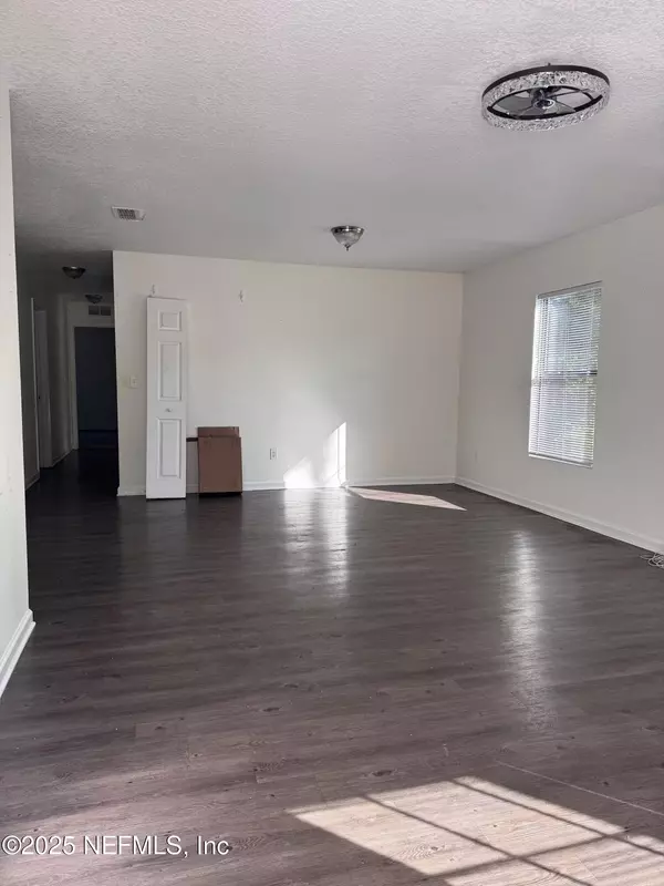 Jacksonville, FL 32211,241 PECAN ST