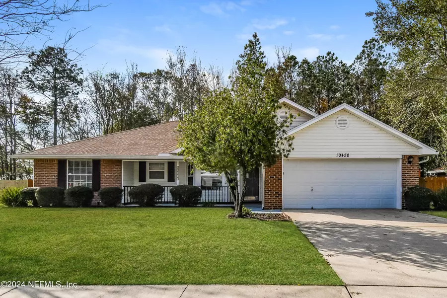 10450 MCGIRTS CREEK DR, Jacksonville, FL 32221