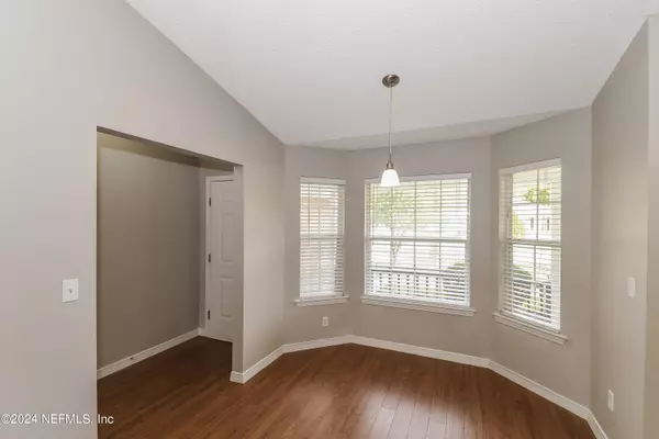 Jacksonville, FL 32221,10450 MCGIRTS CREEK DR