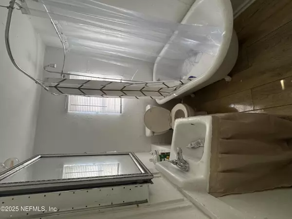 Jacksonville, FL 32206,946 SPEARING ST