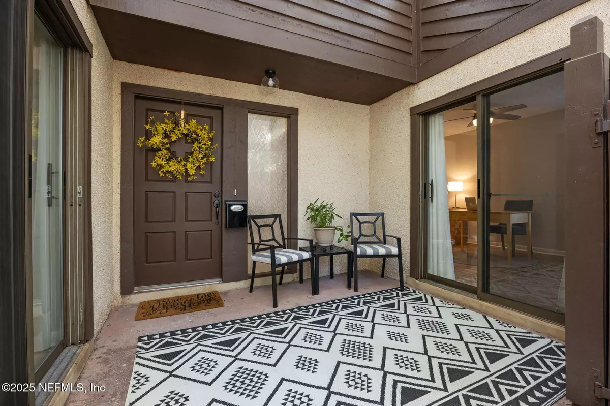 Jacksonville, FL 32257,10430 Big Tree CIR E