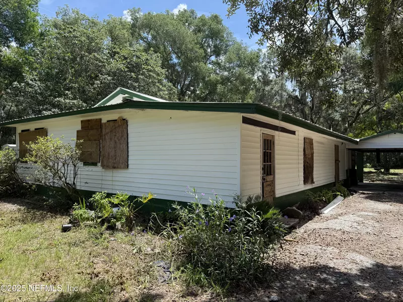 225 PLEASANT ST, Pomona Park, FL 32181