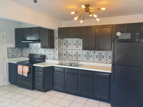 Jacksonville Beach, FL 32250,902 2ND AVE N