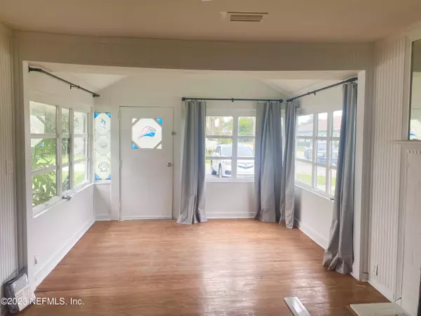 Jacksonville Beach, FL 32250,902 2ND AVE N