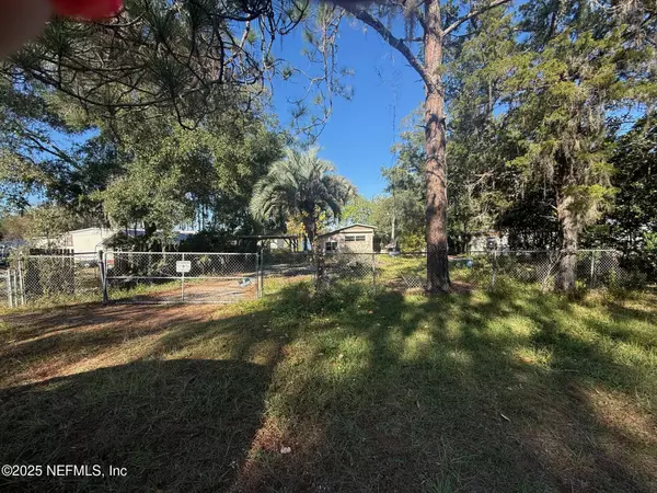 Interlachen, FL 32148,122 ARDEN AVE