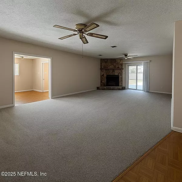 Orange Park, FL 32073,594 BOWIE BLVD