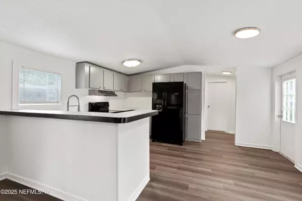 Jacksonville, FL 32218,123 MCCALLMAN RD