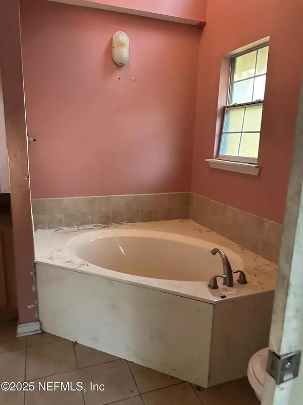 Jacksonville, FL 32208,960 KENMORE ST