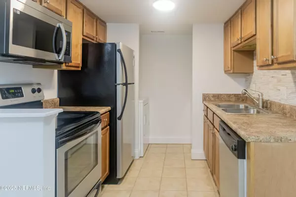 Jacksonville, FL 32223,3737 LORETTO RD #114