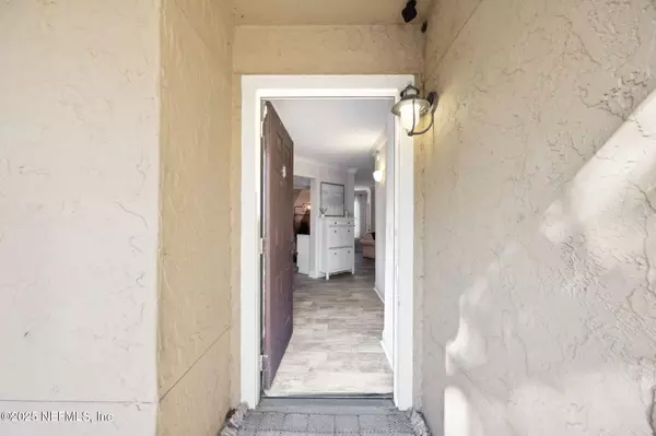 Ponte Vedra Beach, FL 32082,831 SHORELINE CIR