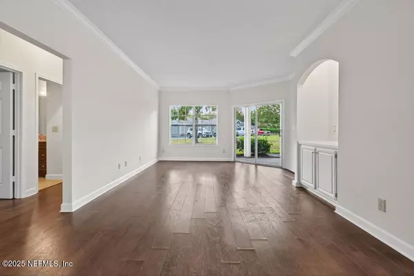 Jacksonville, FL 32246,10000 GATE Pkwy #417