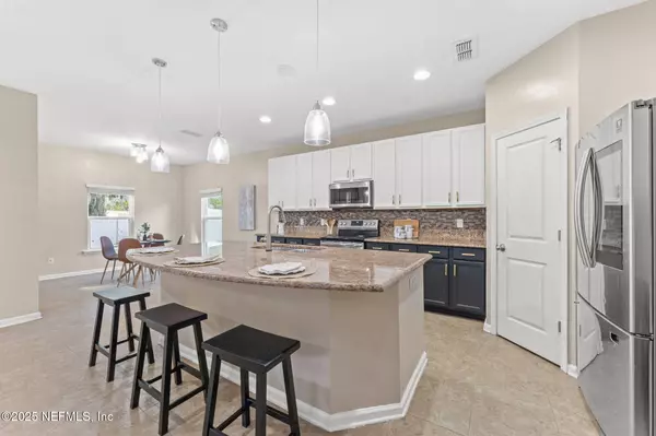 2532 CANEY OAKS DR W, Jacksonville, FL 32218