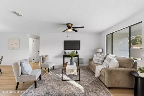 Jacksonville, FL 32257,4085 HUNTINGTON FOREST BLVD